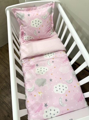 Бебешки спален комплект с олекотена завивка за малка кошара Next to me - "Розови облачета"