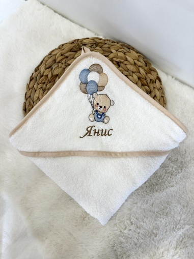 Бебешка бродирана хавлийка за баня "Мече с балончета" - бежово