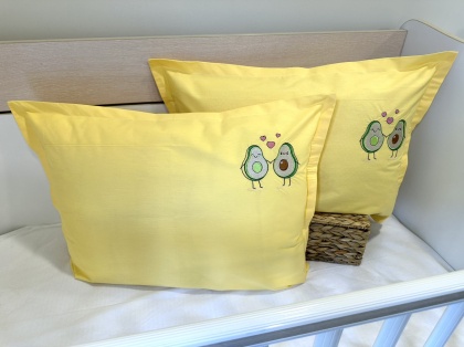 Комплект калъфки за възглавници с бродерия „Авокадо“