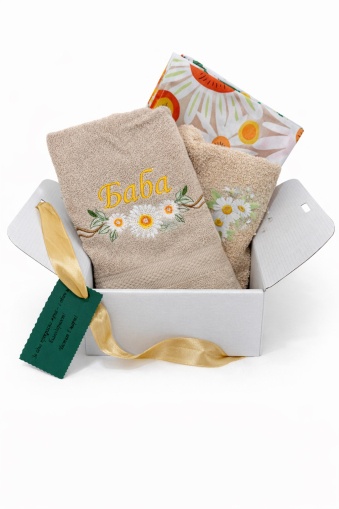 Подаръчен комплект с бродерия „Цветя“ 