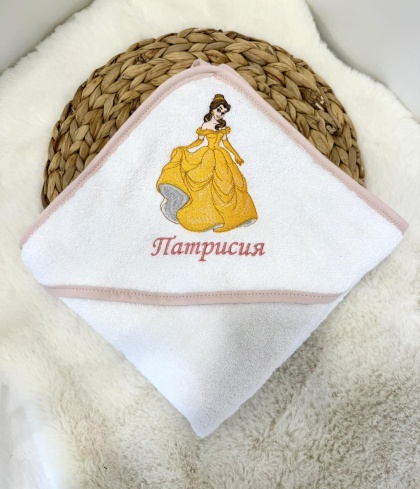 Бебешка бродирана хавлийка за баня "Бел" 