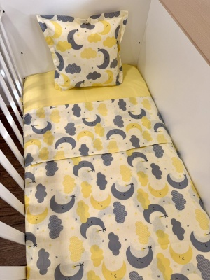 Бебешки спален комплект "Жълти лунички" - 130/100см.
