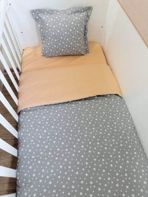 Бебешки спален комплект с олекотена завивка "Звездички/ Праскова" - 130/100см.