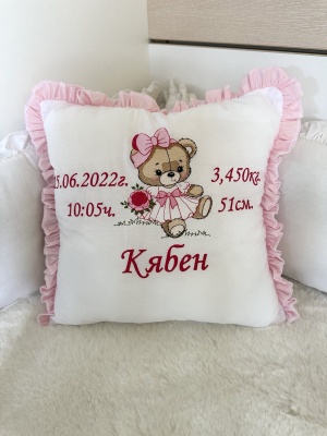 Бродирана персонализирана възглавничка за бебе "Меченце" - розово  - 40/40см.