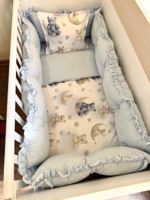  Бебешки спален комплект 8 части с обиколници "Лунна приказка" - синьо