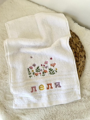 Персонализирани хавлии с цветна бродерия "Леля"