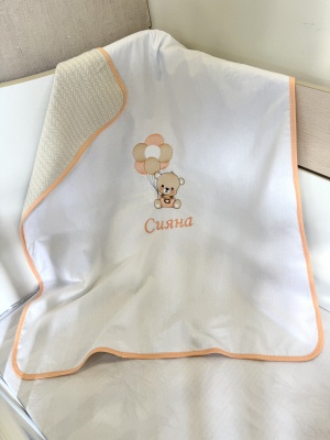 Персонализирано бебешко одеяло с бродерия "Мечо" - праскова, 80/90см.