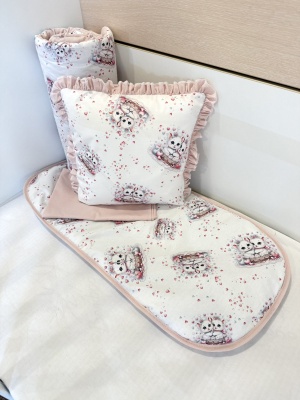 Бебешки комплект за количка + непромокаема подложка "Котешка прегръдка" - пудра