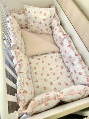 Бебешки спален комплект 8 части с обиколници "Сладки сърчица"