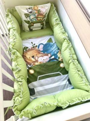 Луксозен бебешки спален комплект  8 части с обиколници "Джунгла"