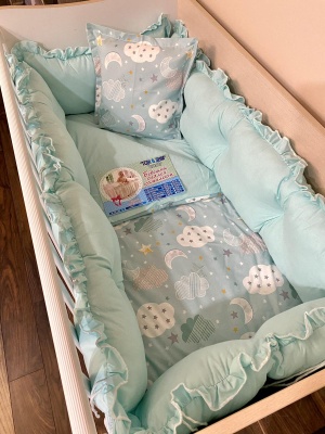 Бебешки спален комплект 8 части с обиколници "Сиви облачета"